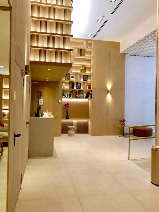 Apartament Location In The Of 166 *