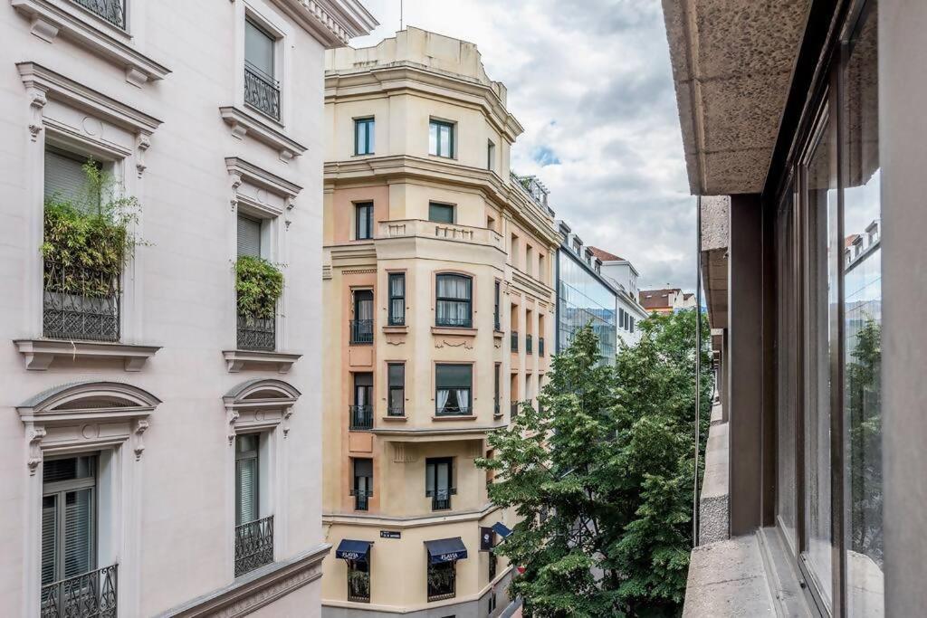 Location In The Of 166 Madryt
